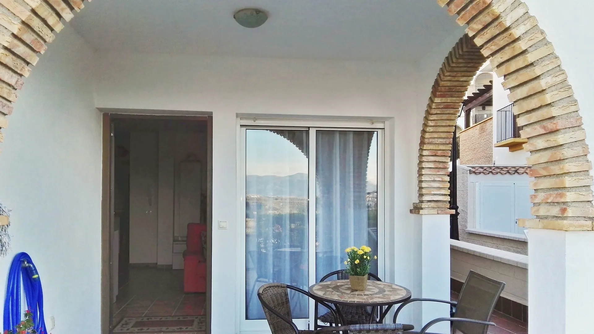 Sunny And Spacious 3-Bedroom Holiday Home With Gorgeous Views And Acce 维拉